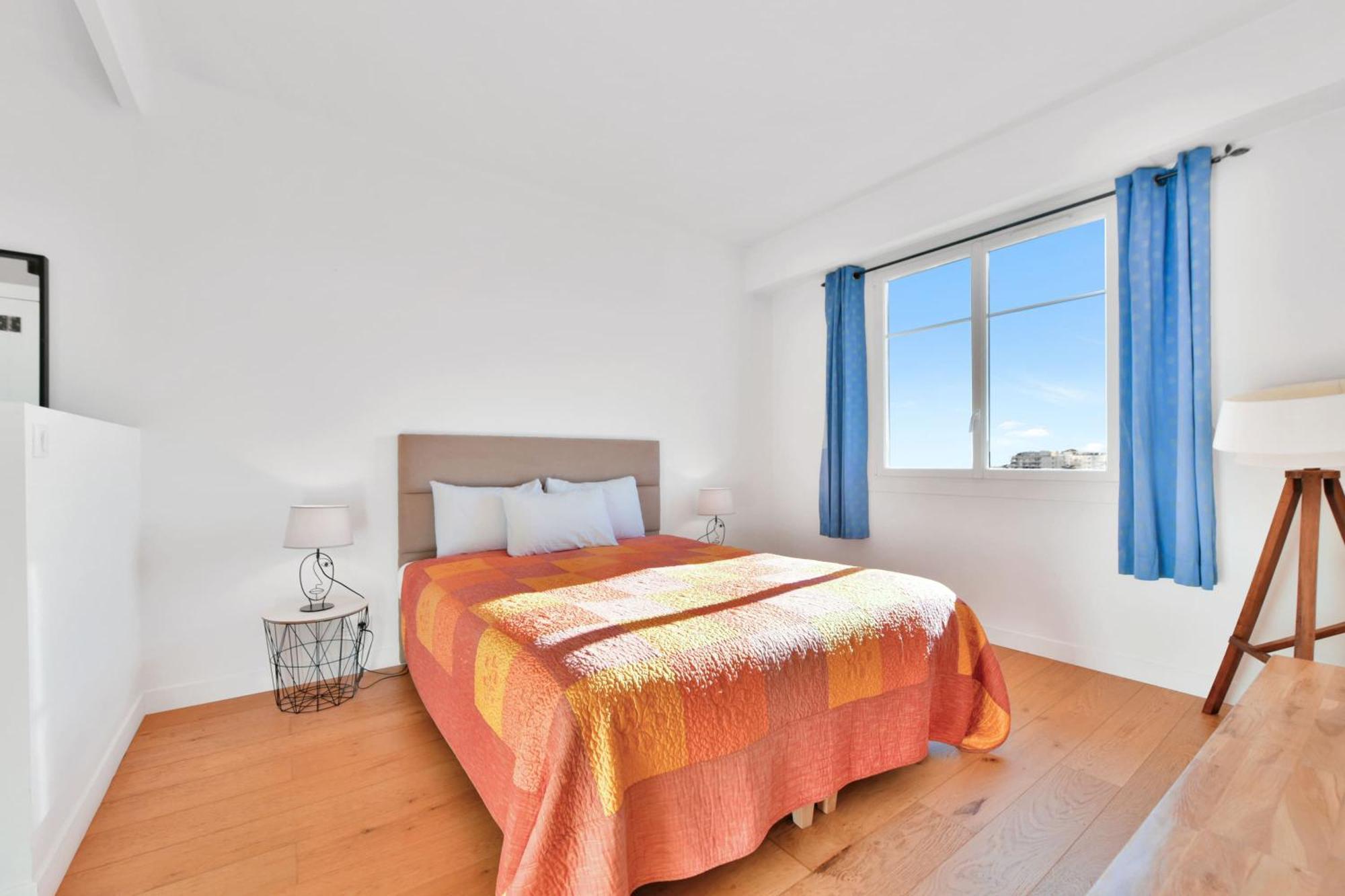 Appartement Le Marine Vue Avec Joli Terrasse, Un Reve Pour Les Couples Cannes